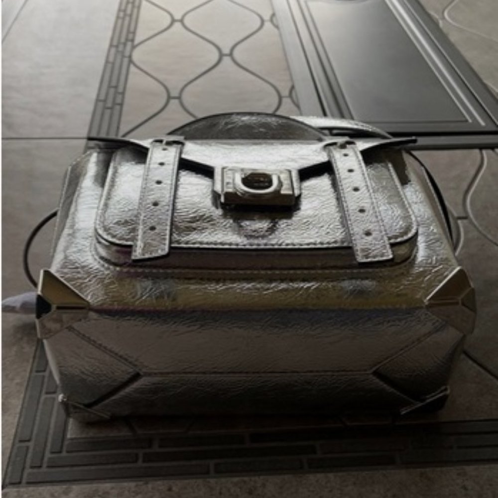 Michael Kors Manhattan Medium School Satchel - Picture 6 of 15